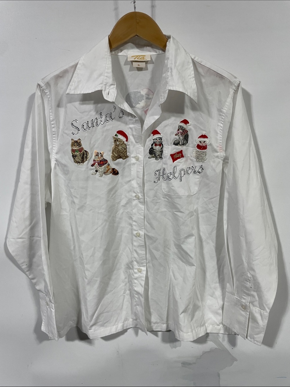 Vintage White 'Santa's Helpers' Embroidered Button-Down Shirt - Women